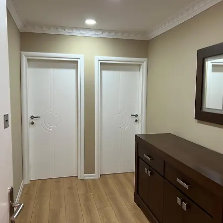 Leti Kavaja St Τίρανα